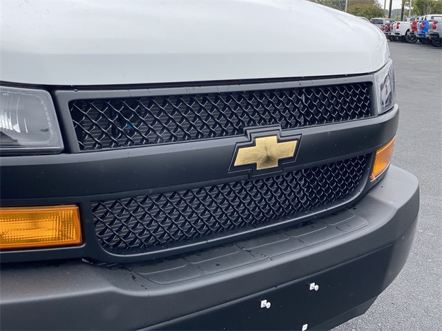 New 2025 Chevrolet Express 2500 Empty Cargo Van - photo 32