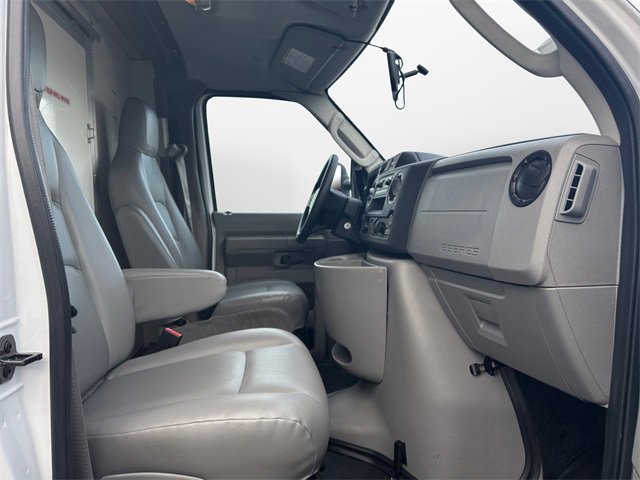 Used 2022 Ford E-350 Cutaway - photo 18