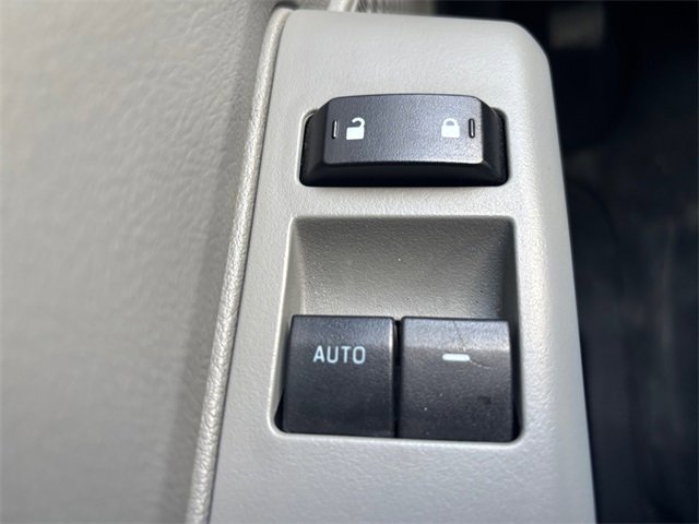 Used 2022 Ford E-350 Cutaway - photo 19