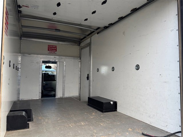 Used 2022 Ford E-350 Cutaway - photo 32