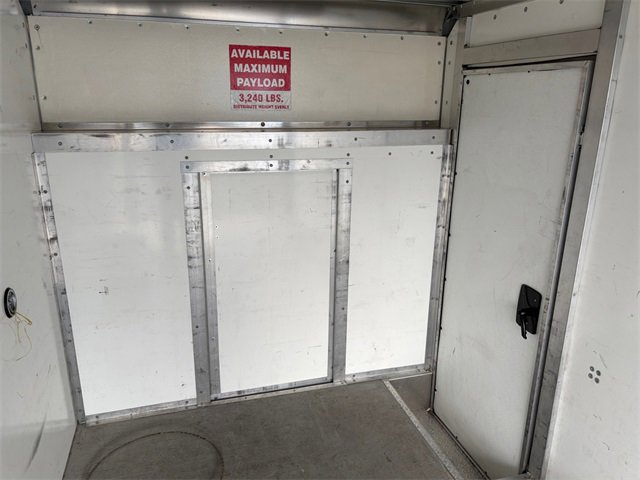 Used 2022 Ford E-350 Cutaway - photo 35