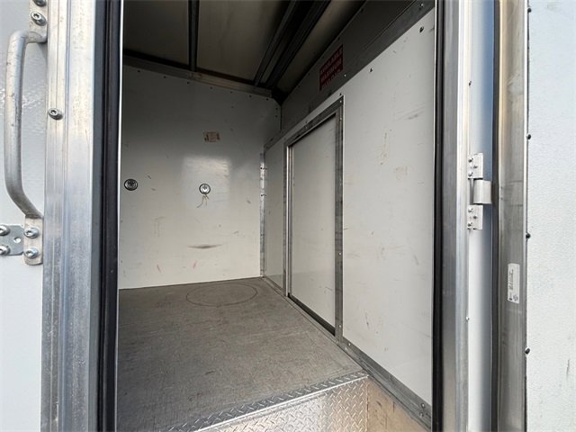 Used 2022 Ford E-350 Cutaway - photo 39
