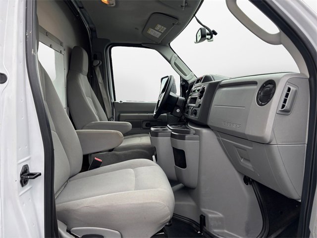 Used 2022 Ford E-350 Cutaway - photo 15