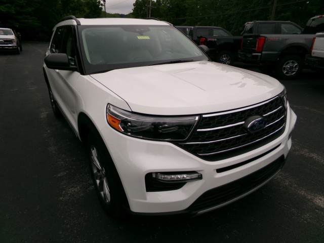 Used 2022 Ford Explorer - photo 2
