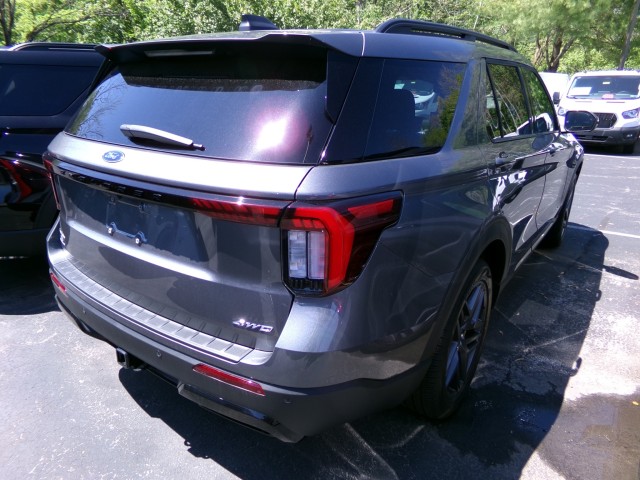 New 2026 Ford Explorer - photo 4