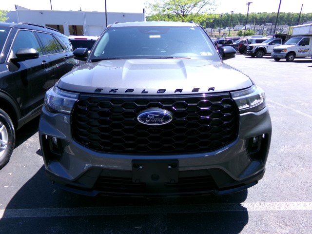 New 2026 Ford Explorer - photo 2