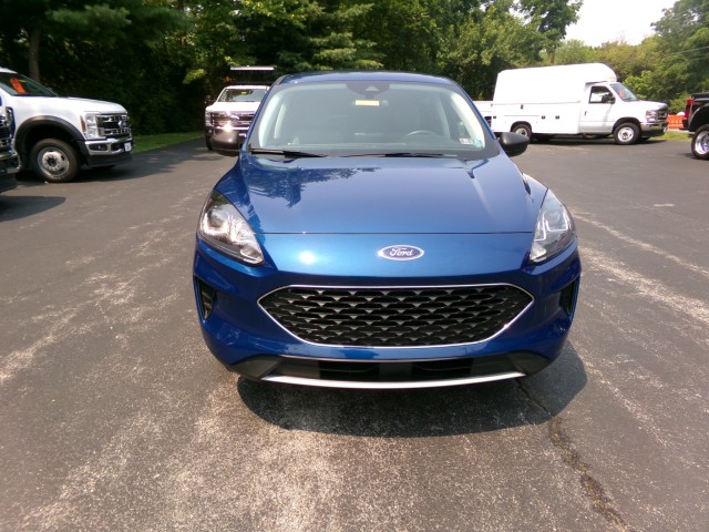Used 2022 Ford Escape - photo 2
