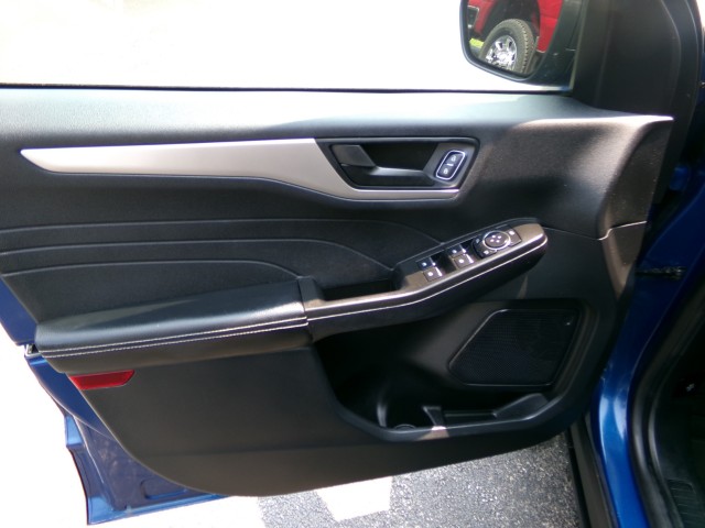 Used 2022 Ford Escape SE - photo 9