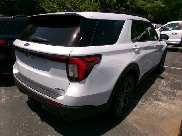 New 2026 Ford Explorer - photo 4