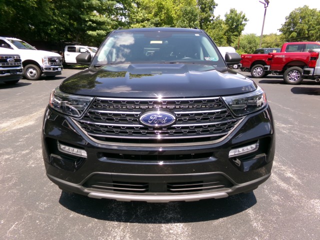 Used 2023 Ford Explorer XLT - photo 3