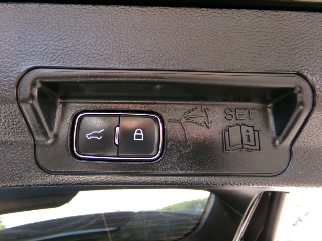 Used 2023 Ford Explorer XLT - photo 31