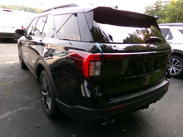 New 2026 Ford Explorer ST - photo 5