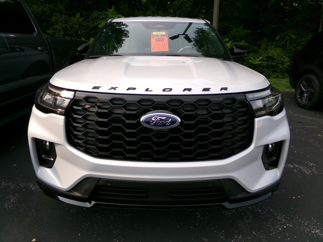 New 2026 Ford Explorer - photo 2