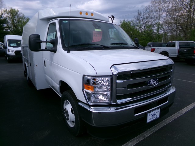 New 2027 Ford E-350 Cutaway - photo 3