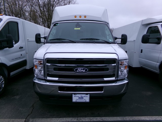 New 2027 Ford E-350 - photo 2