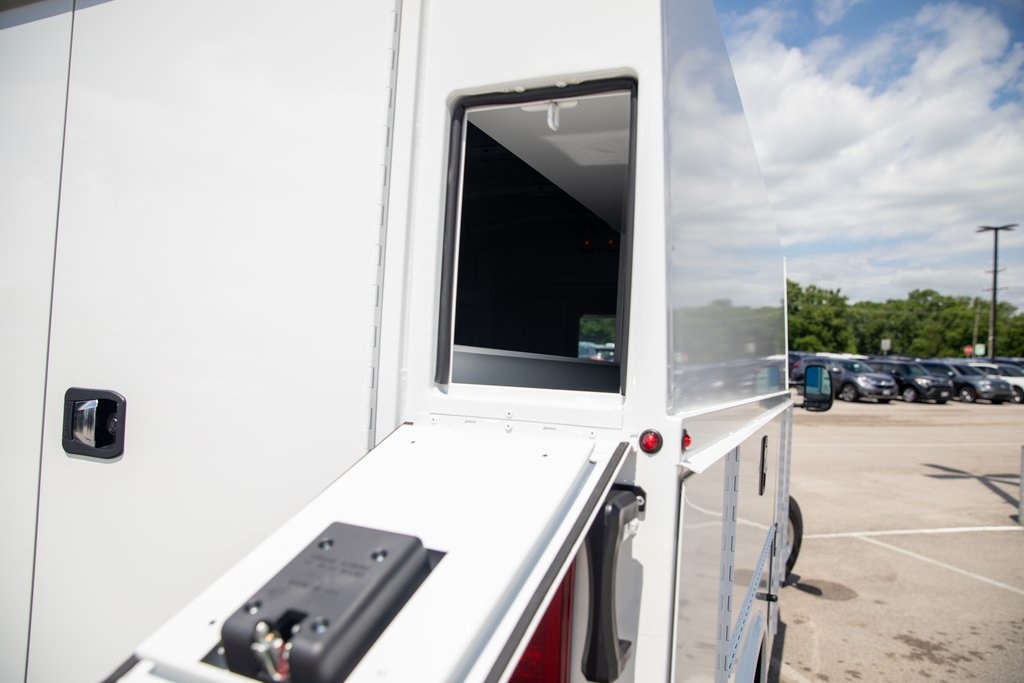 New 2026 Ford E-350 Cutaway - photo 20