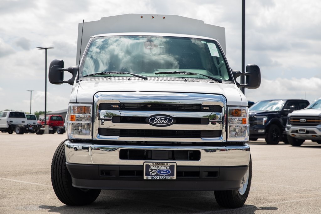New 2026 Ford E-350 Cutaway - photo 3
