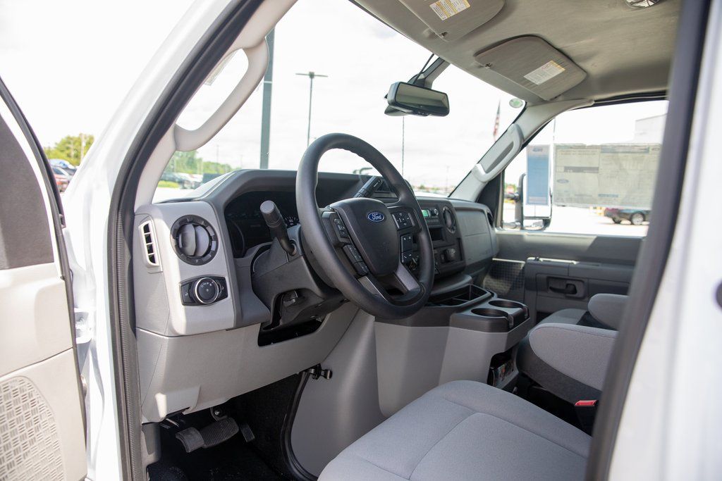 New 2026 Ford E-350 Cutaway - photo 33
