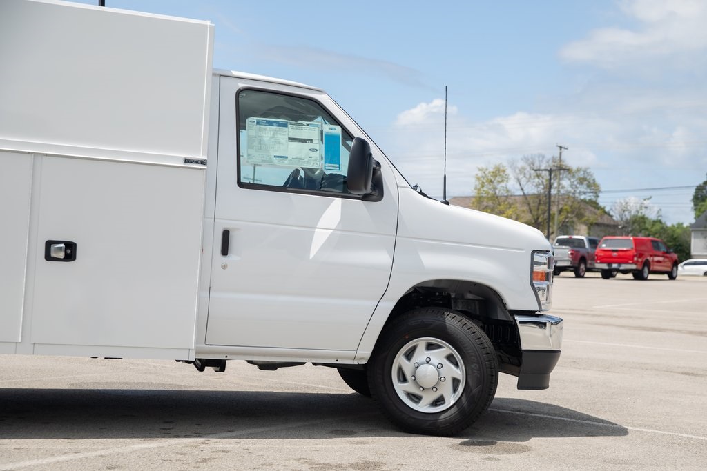 New 2026 Ford E-350 Cutaway - photo 8