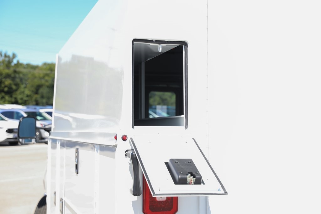 New 2026 Ford E-350 Cutaway - photo 19