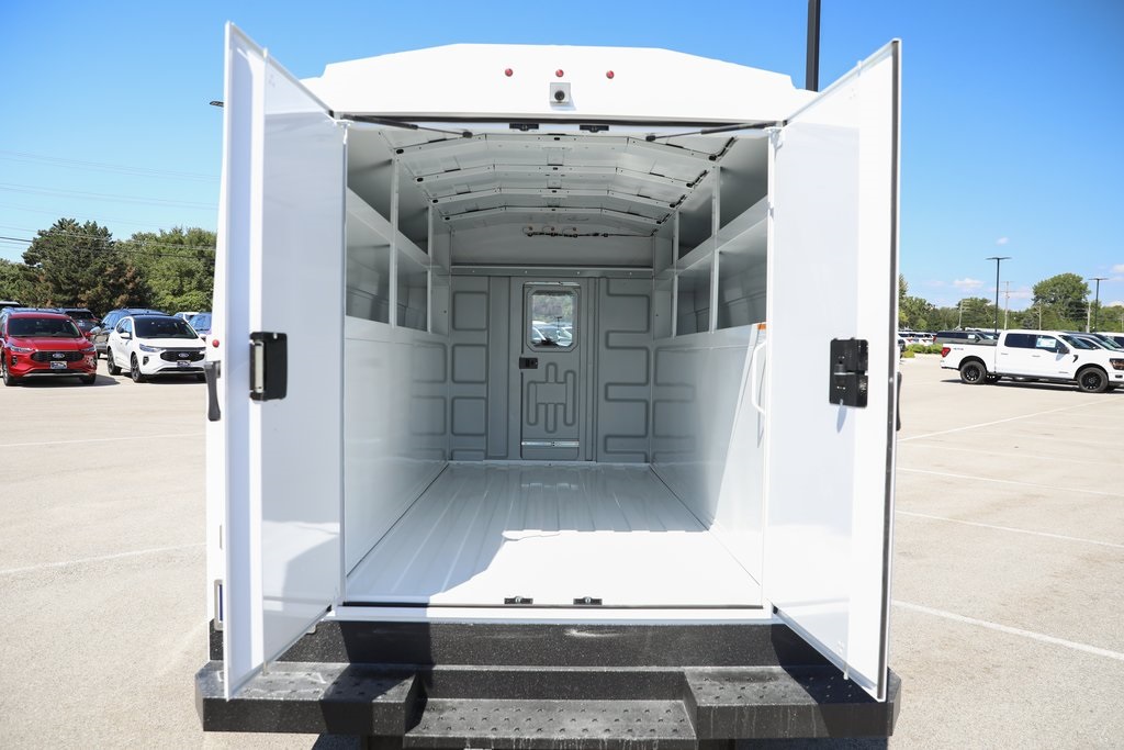 New 2026 Ford E-350 Cutaway - photo 23