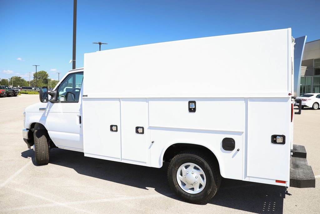 New 2026 Ford E-350 Cutaway - photo 28