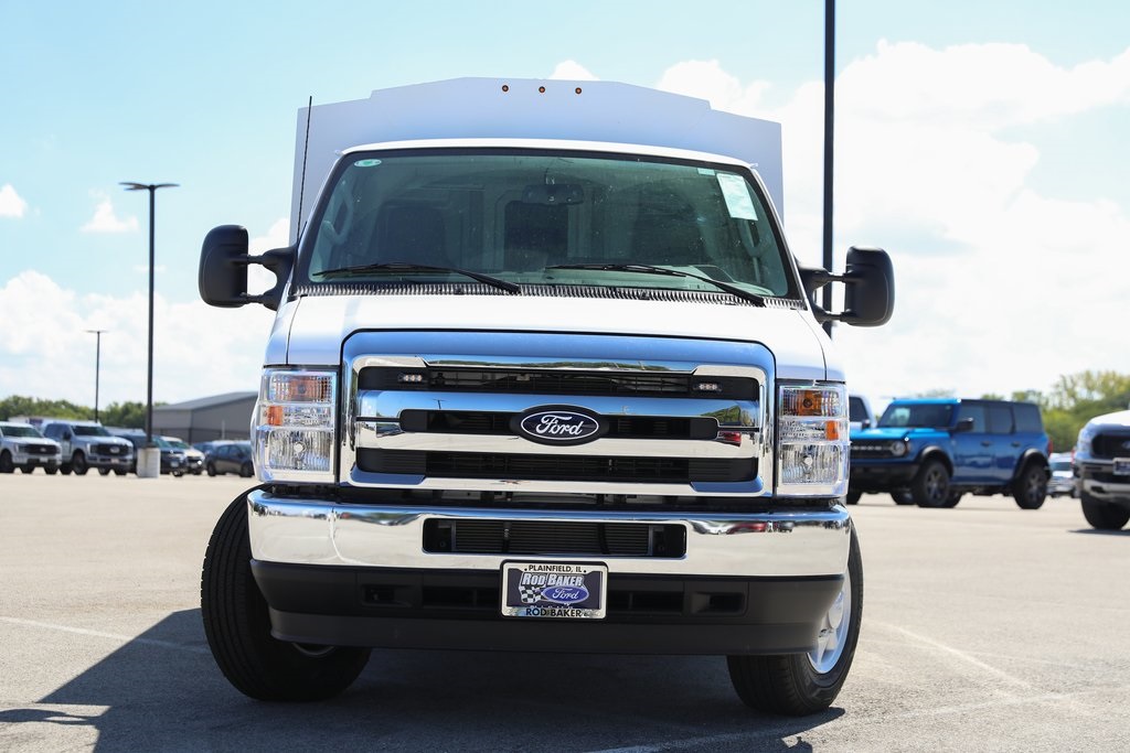 New 2026 Ford E-350 - photo 2