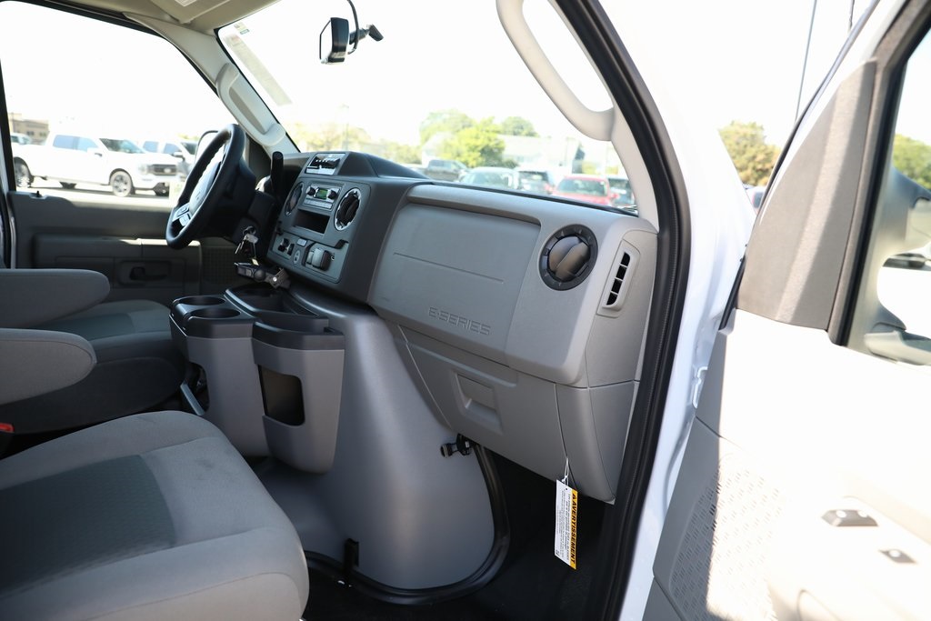 New 2026 Ford E-350 Cutaway - photo 35