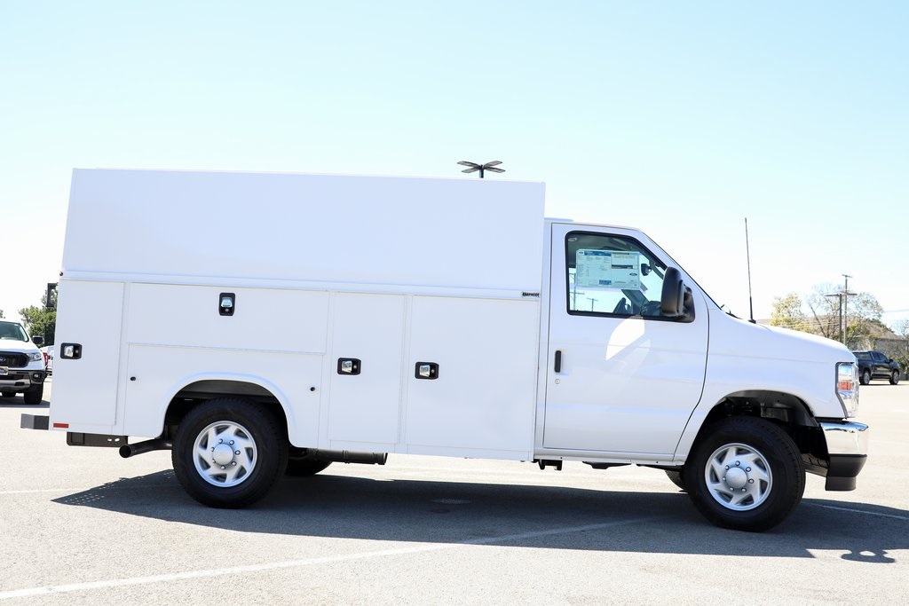 New 2026 Ford E-350 Cutaway - photo 8
