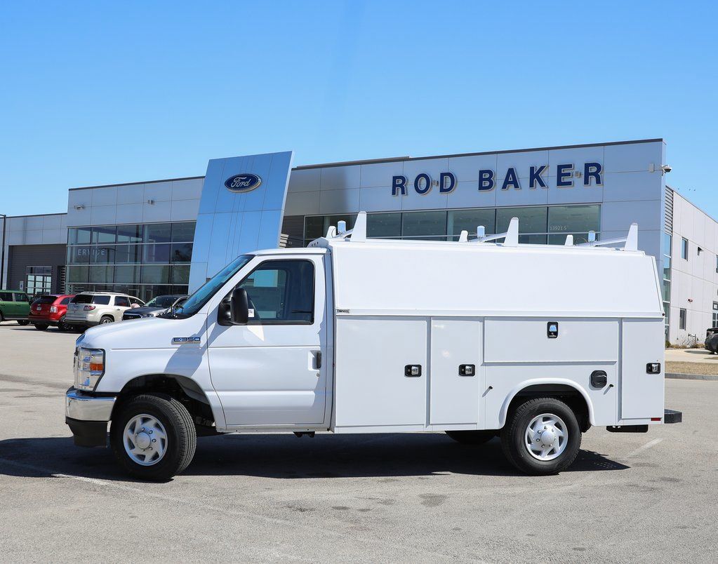 New 2026 Ford E-350 Cutaway - photo 32