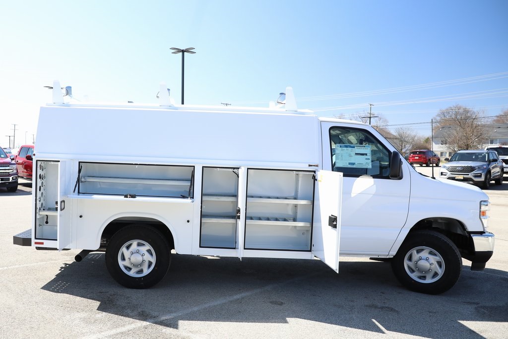 New 2026 Ford E-350 Cutaway - photo 8