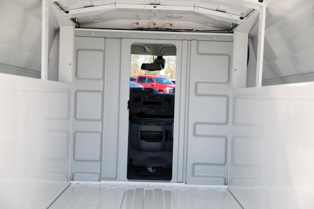 New 2026 Ford E-350 Cutaway - photo 15