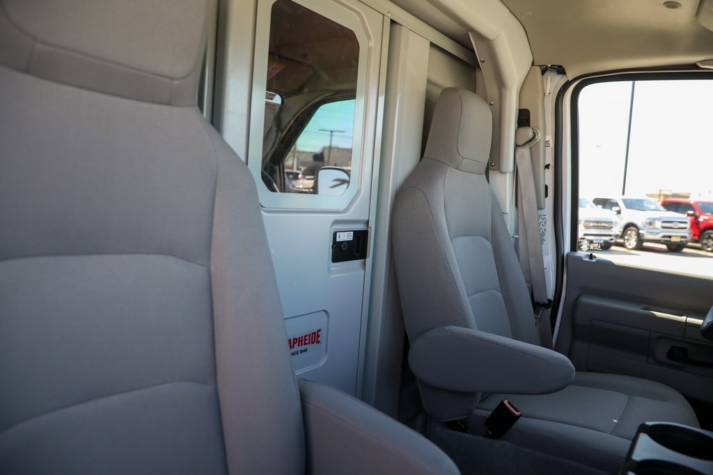 New 2026 Ford E-350 Cutaway - photo 25