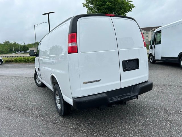 New 2025 Chevrolet Express 2500 Empty Cargo Van - photo 4