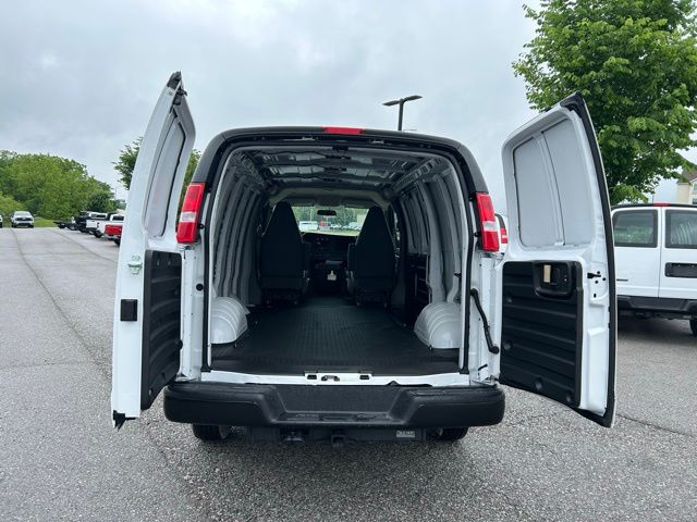 New 2025 Chevrolet Express 2500 Empty Cargo Van - photo 6