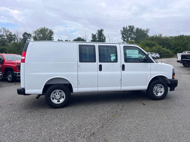 New 2025 Chevrolet Express 3500 Empty Cargo Van - photo 10