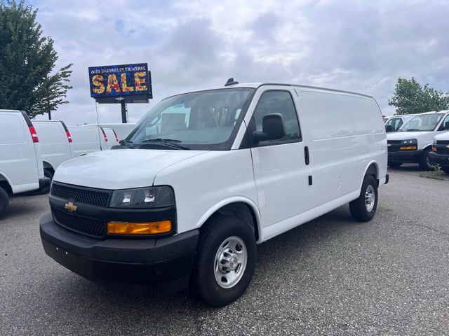 New 2025 Chevrolet Express 3500 Empty Cargo Van - photo 3