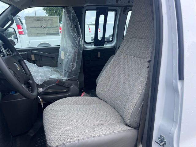 New 2025 Chevrolet Express 3500 Empty Cargo Van - photo 9