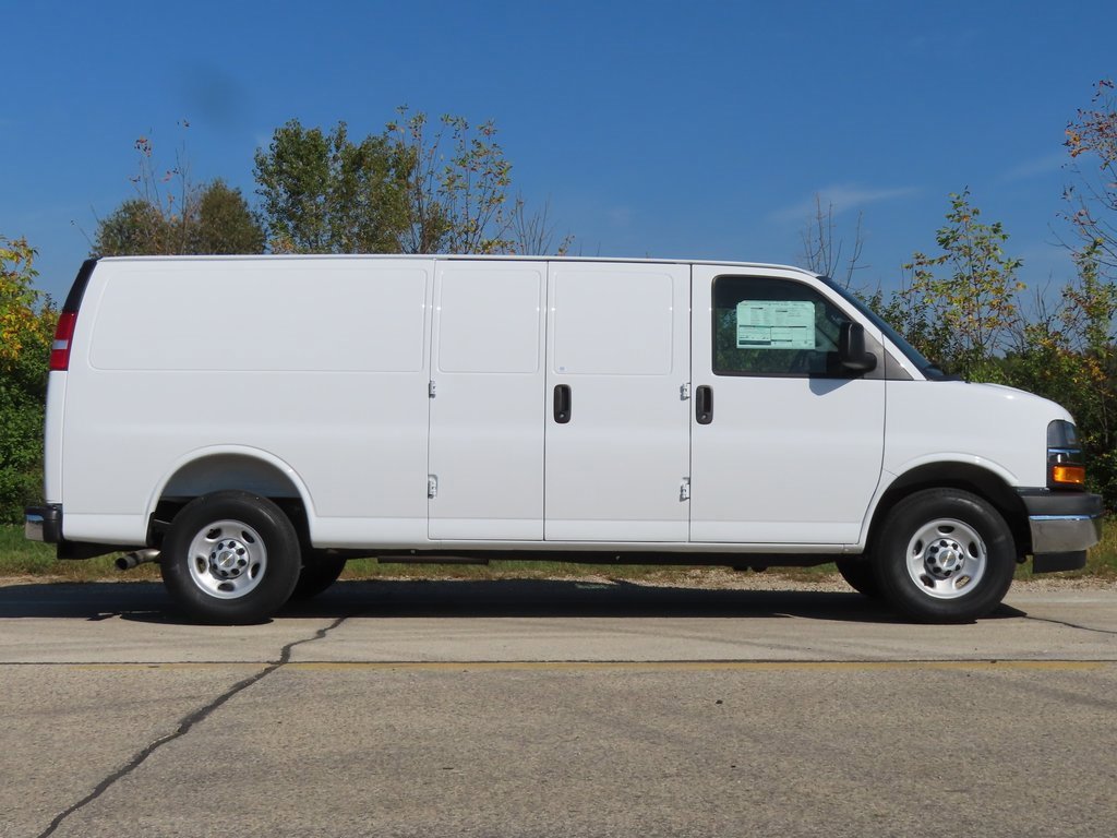 New 2025 Chevrolet Express 2500 - photo 2