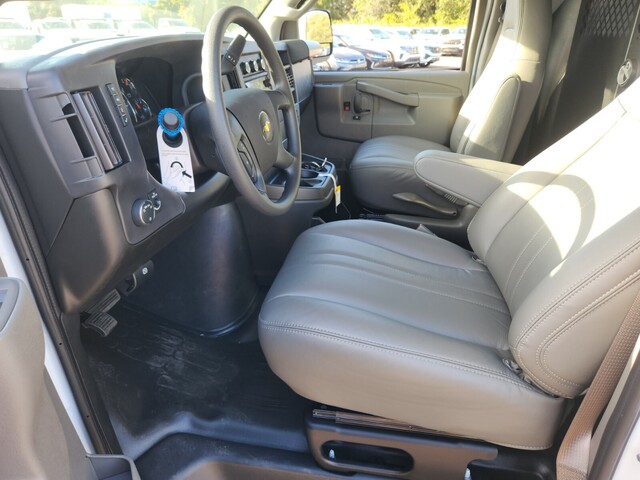 New 2025 Chevrolet Express 2500 Empty Cargo Van - photo 5