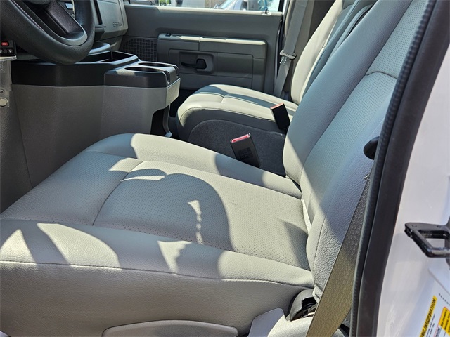 New 1996 Ford E-450 Cutaway - photo 12