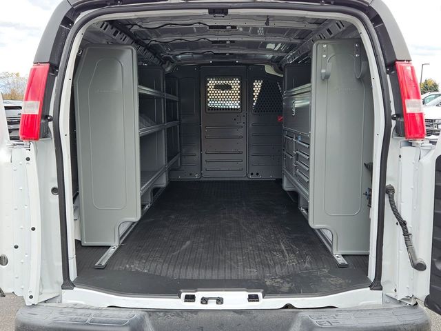 New 2025 Chevrolet Express 2500 Empty Cargo Van - photo 5
