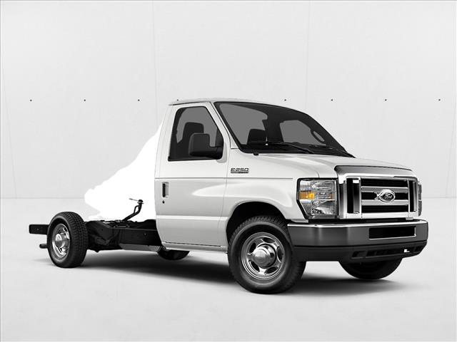 Used 2018 Ford E-350 - photo 1