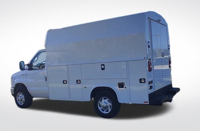 New 2025 Ford E-350 - photo 2