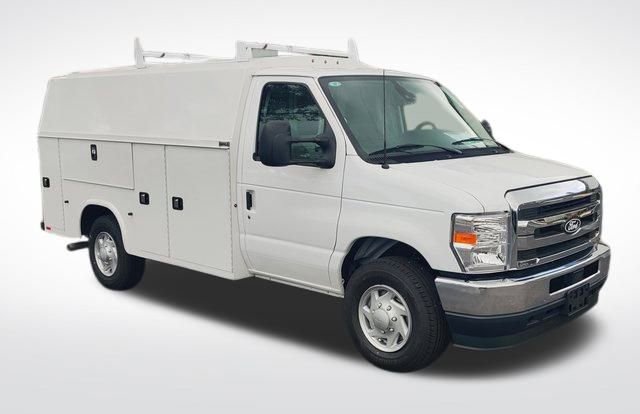 New 2025 Ford E-350 - photo 1