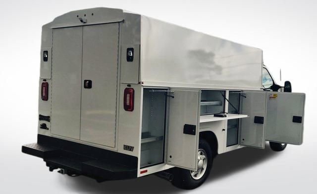 New 2026 Ford E-350 - photo 2