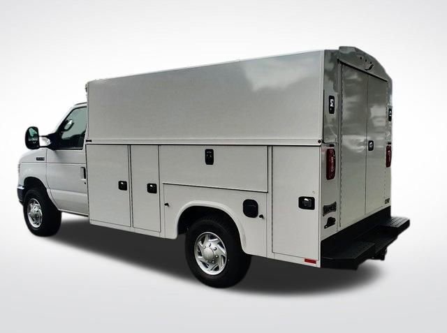 New 2026 Ford E-350 Cutaway - photo 4