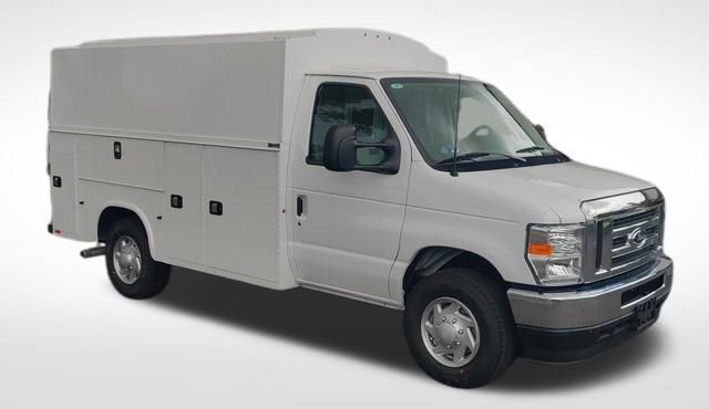 New 2026 Ford E-350 Cutaway - photo 5