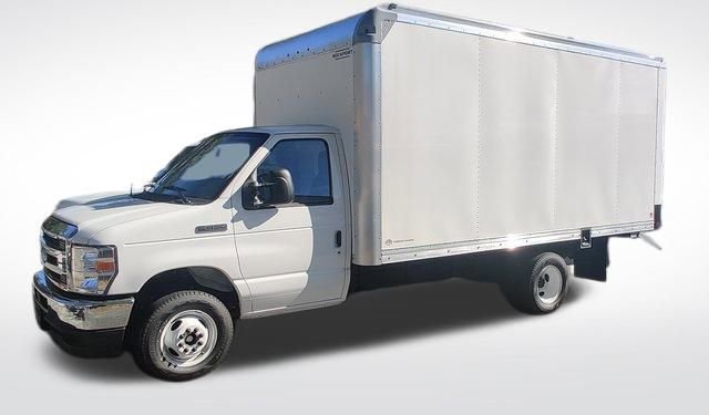 New 2026 Ford E-350 Cutaway - photo 3