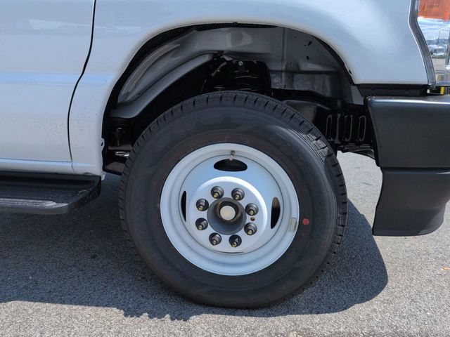 New 1996 Ford E-450 Cutaway - photo 12